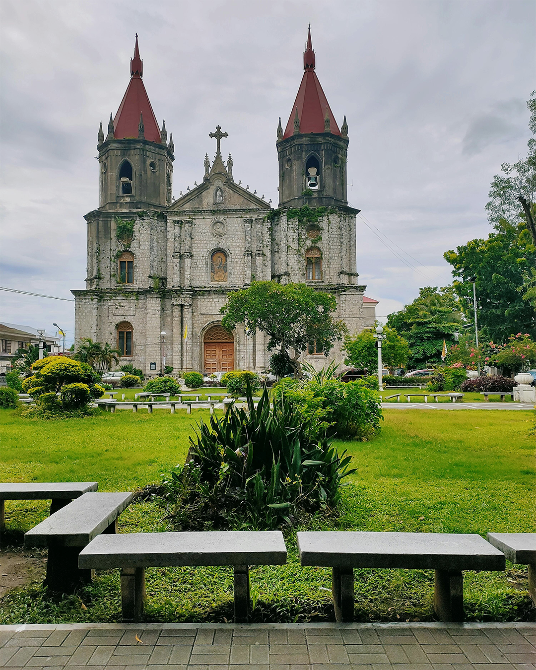 L020: 3 Days and 2 Nights Iloilo Land Arrangement with Gigantes Day Tour