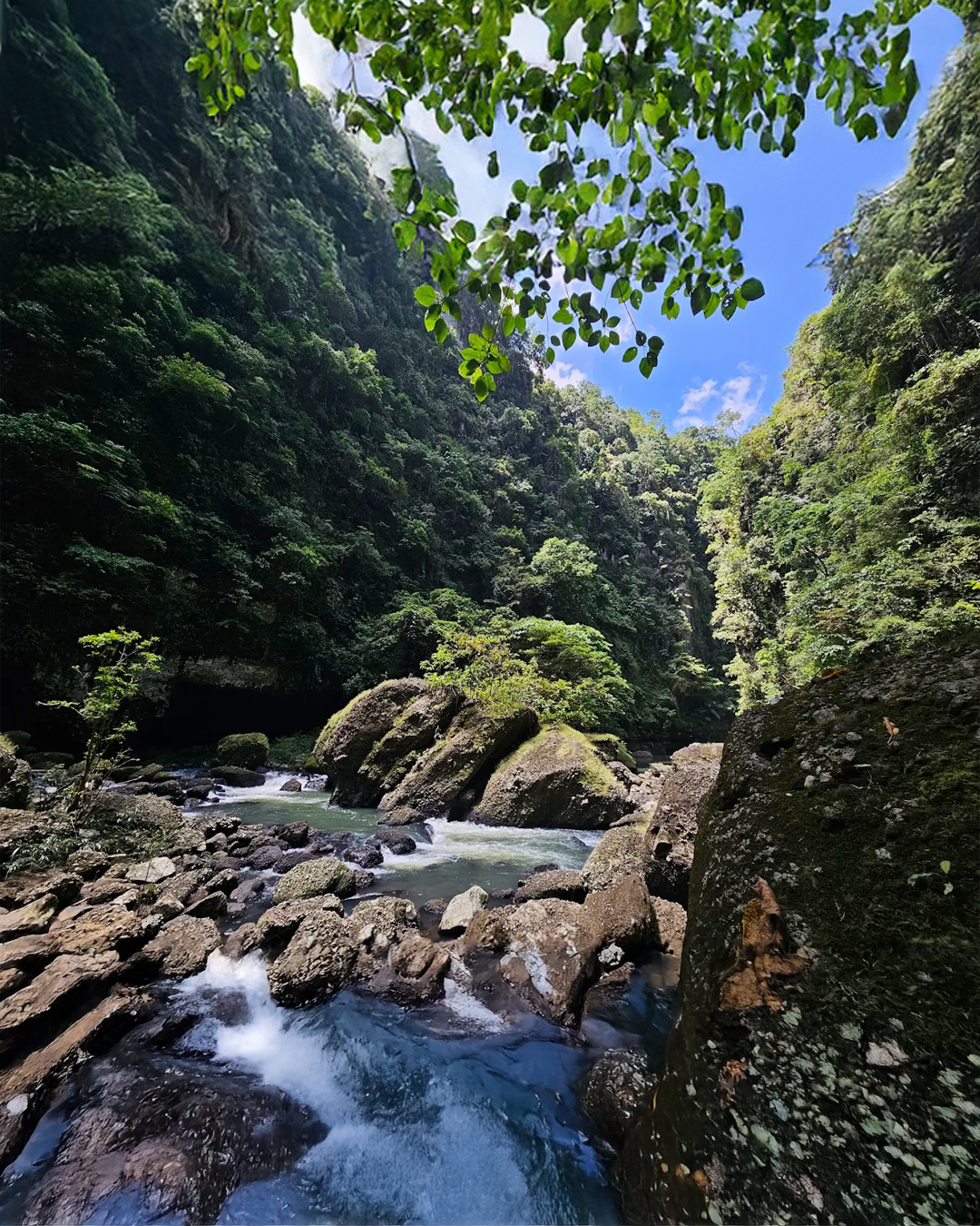 A012: Pagsanjan Tour with Lunch