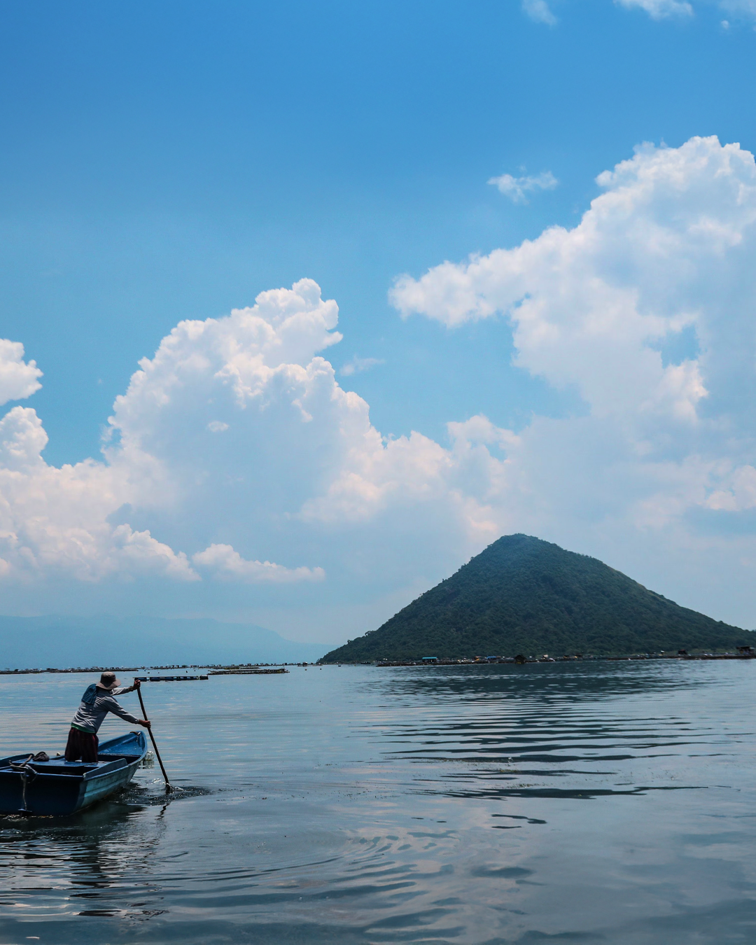 A013: Taal Boat Ride Tour with Lunch