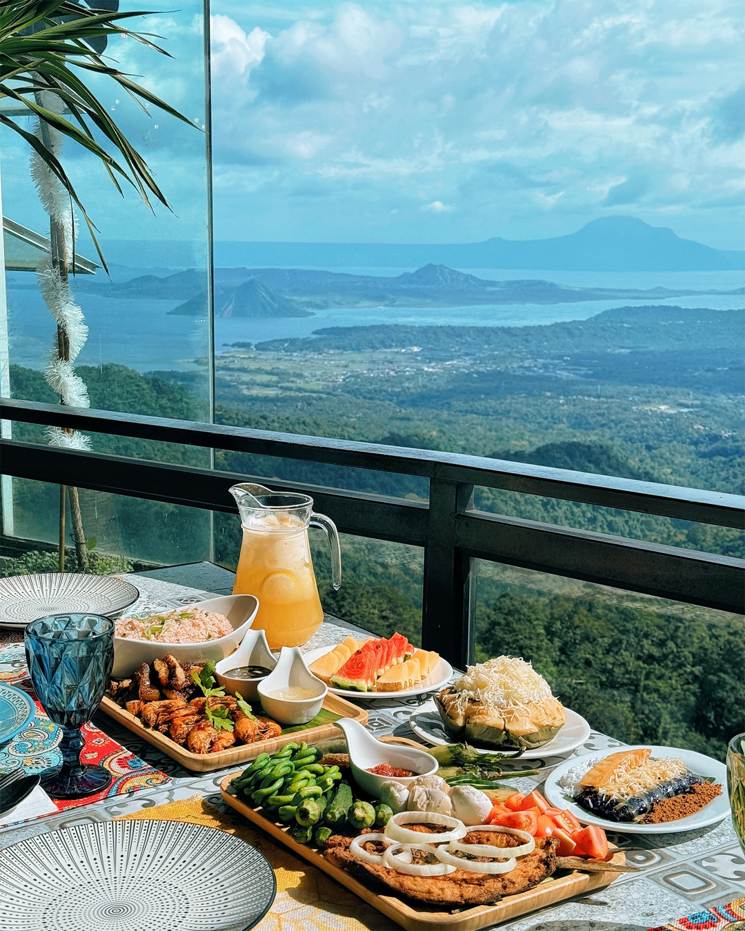 A013: Taal Boat Ride Tour with Lunch