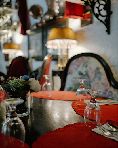 A003: Dinner with Cultural Show at Barbara's Tour